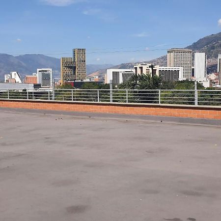 Apartamento Cerca A Plaza Mayor Medellin Exterior photo